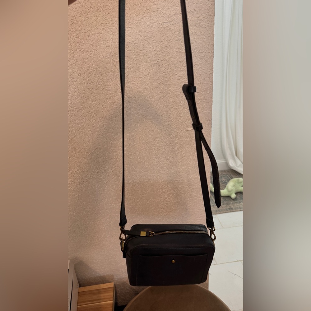Madewell Transport Camera Bag - Picture 4 of 5